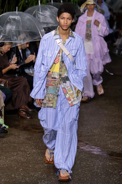Look 32